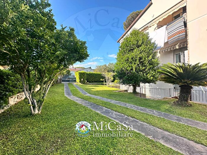 Appartamento con 5 locali in vendita in Via degli Alberi, Pisa