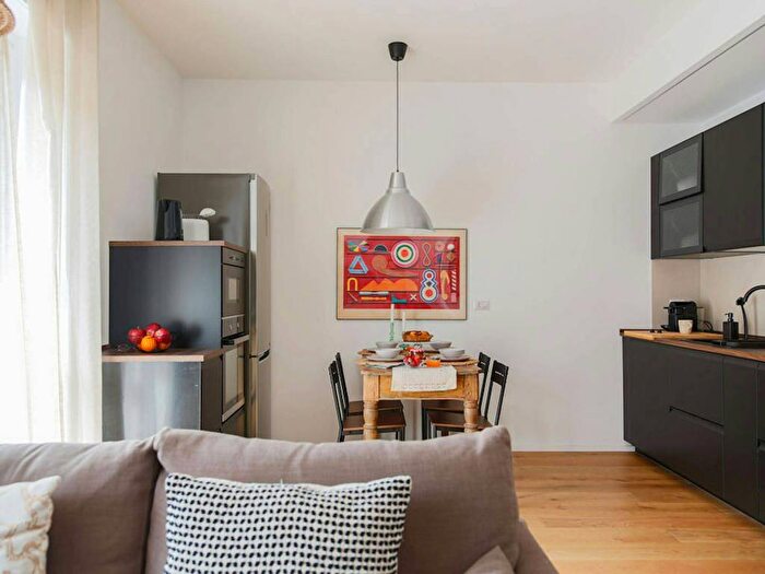 Appartamento monolocale in affitto in Via Francesco Burlamacchi, Porta Romana Medaglie dOro, Milano