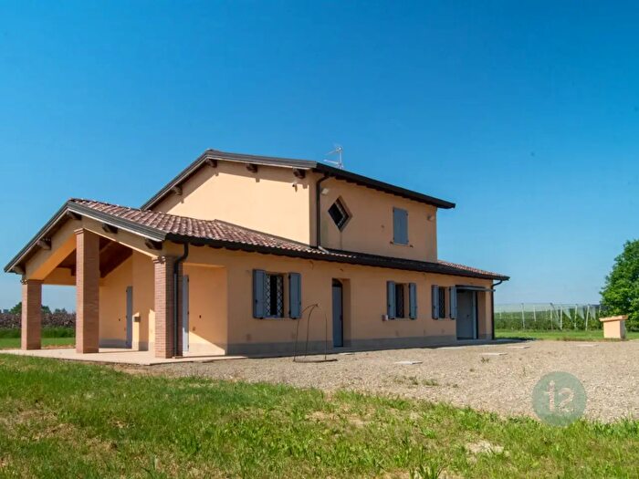 Casa con 5 locali in vendita in Stradello Masetti, Modena