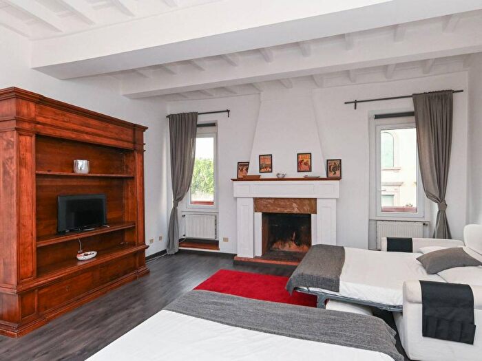 Appartamento bilocale in affitto in Piazza Trilussa, Trastevere, Roma