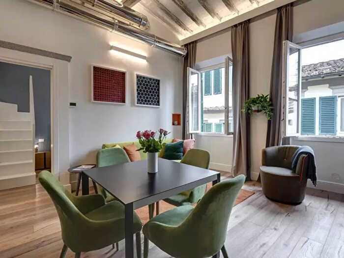 Appartamento trilocale in vendita in Via della Chiesa, Firenze