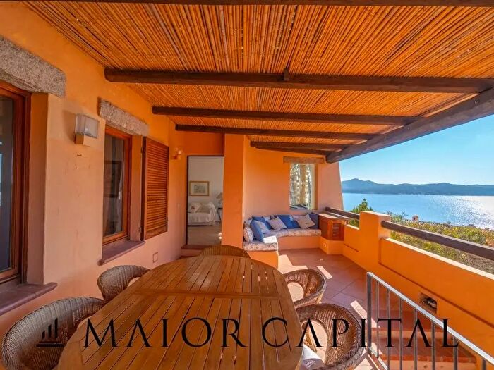 Appartamento trilocale in vendita in Arzachena