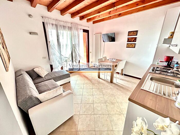 Appartamento trilocale in vendita in Viale della Rimembranza, Manerba Del Garda