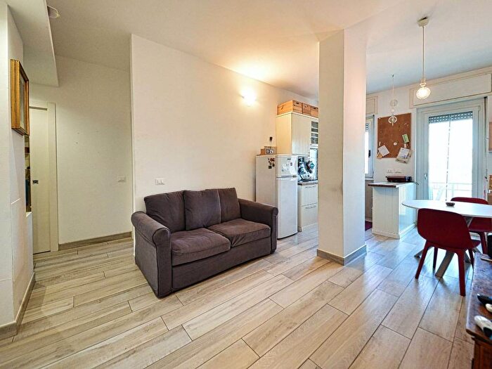 Appartamento trilocale in affitto in Via Principe Eugenio, Cenisio, Milano