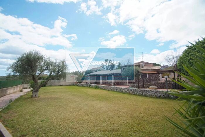 Casa quadrilocale in vendita in Siracusa