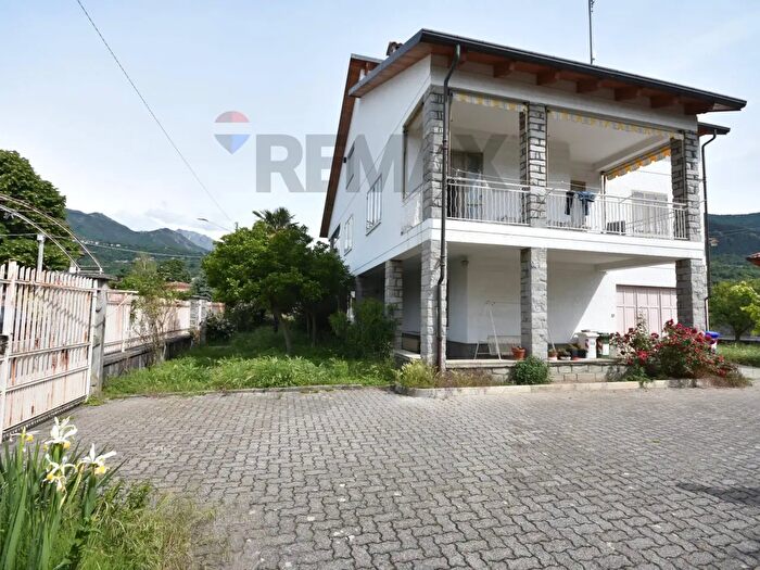 Casa con 9 locali in affitto in Almese