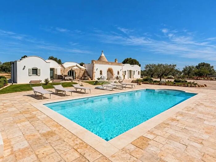 Casa con 6 locali in vendita in Ostuni