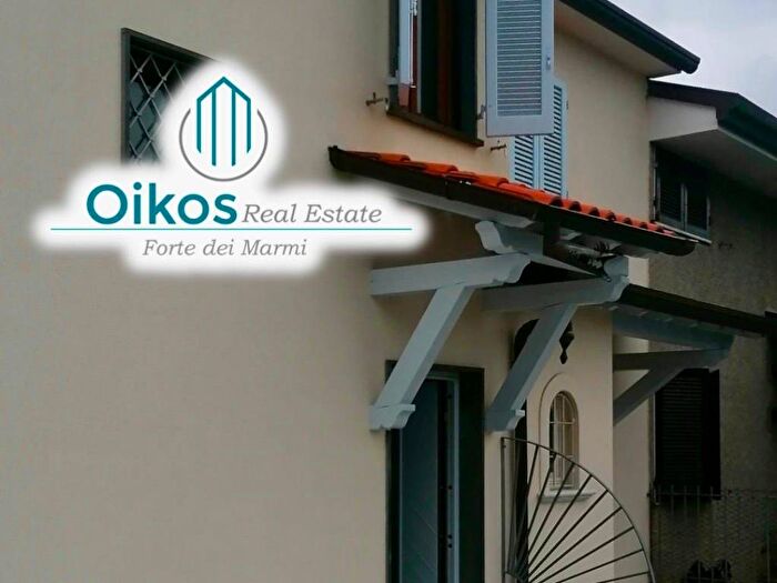 Casa con 5 locali in affitto in Via Monte Pania, Pietrasanta