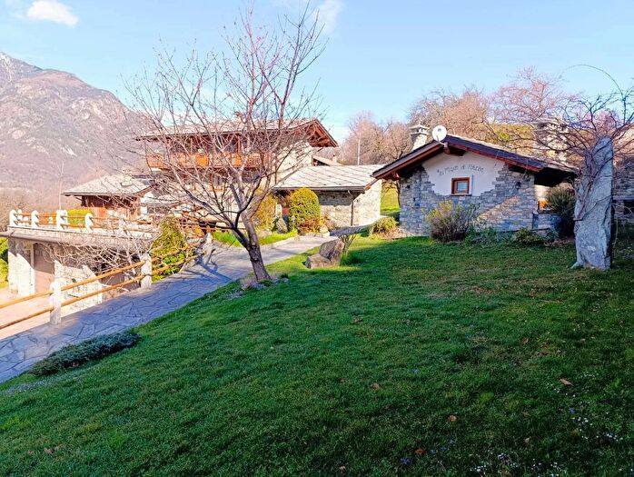 Casa con 10 locali in vendita in Chambis, Montjovet