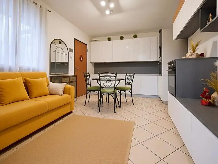Appartamento trilocale in vendita in Via dei Bersaglieri, Bergamo