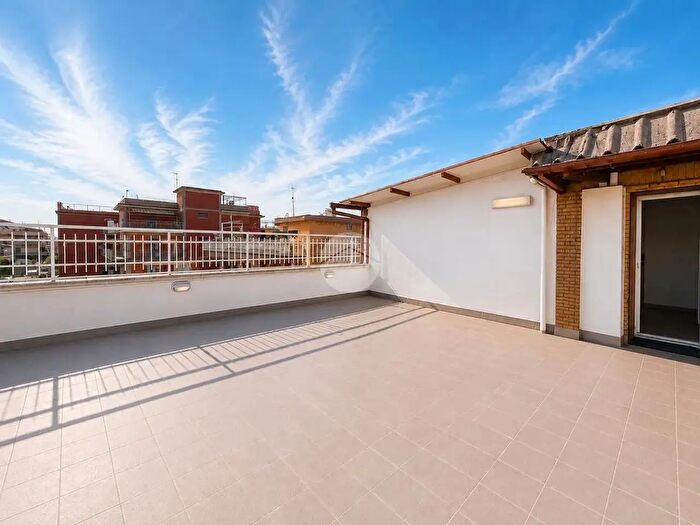 Appartamento monolocale in vendita in Via Taurano, Roma