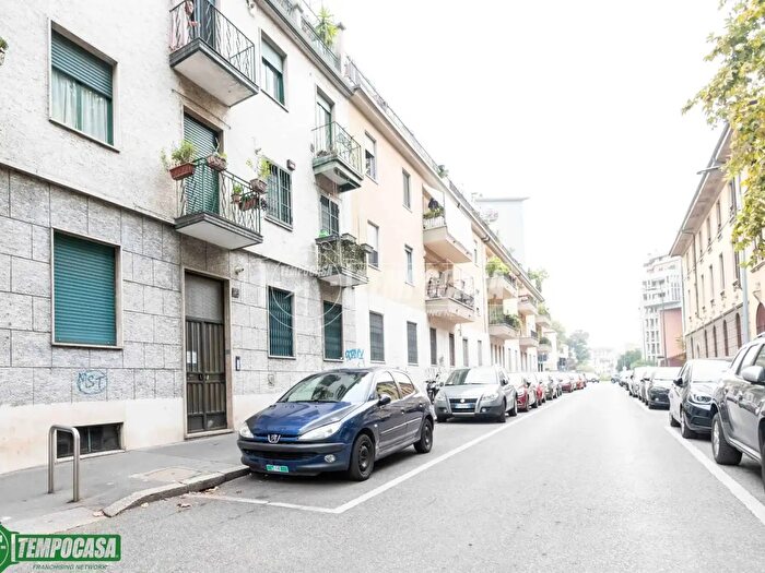 Appartamento trilocale in vendita in Via Luigi Prinetti, Milano