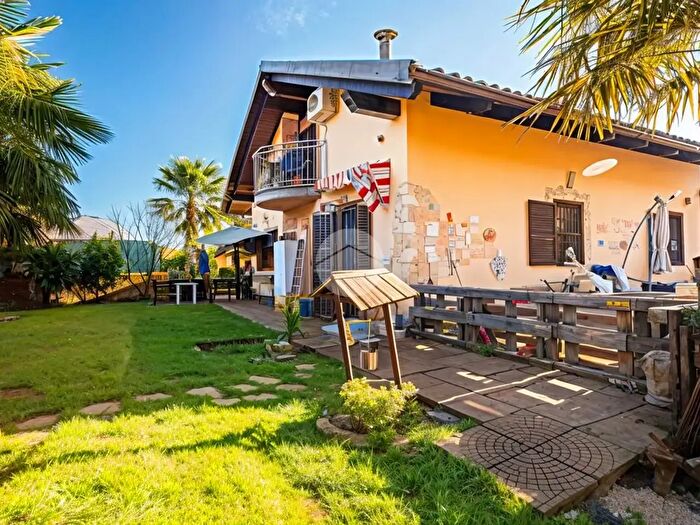 Casa con 7 locali in vendita in Via Cambarlèt, La Cassa