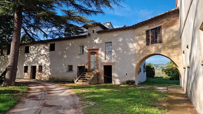 Casa con 8 locali in vendita in Strada Provinciale Marsciano, Marsciano