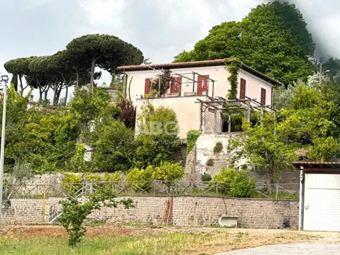 Casa con 5 locali in vendita in Via Appia Nord, Velletri