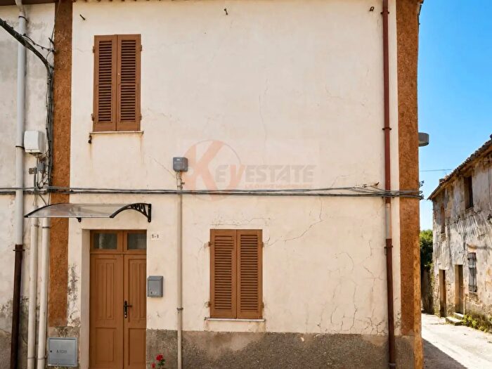 Casa quadrilocale in vendita in Via Vittorio Emanuele, Bonnanaro