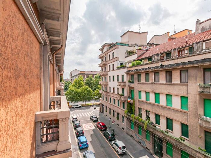 Appartamento quadrilocale in affitto in Via Olindo Guerrini, Città Studi, Milano