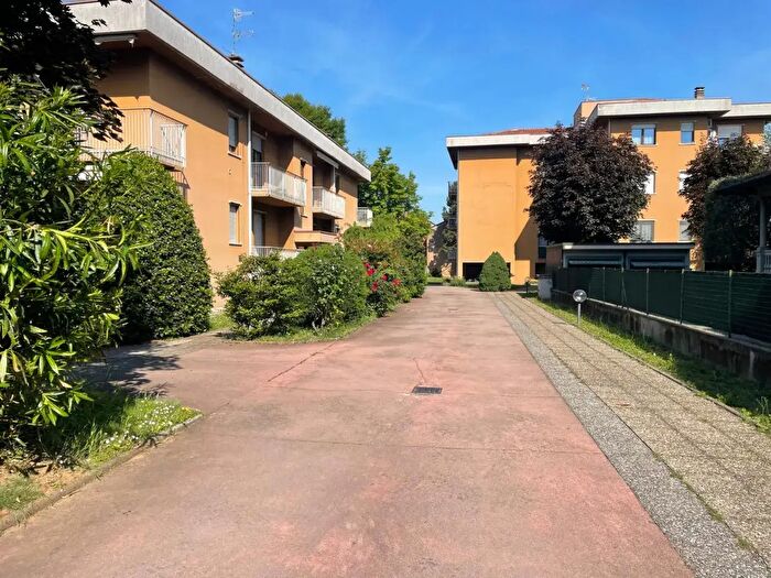 Appartamento trilocale in vendita in Via Cerro, Uboldo