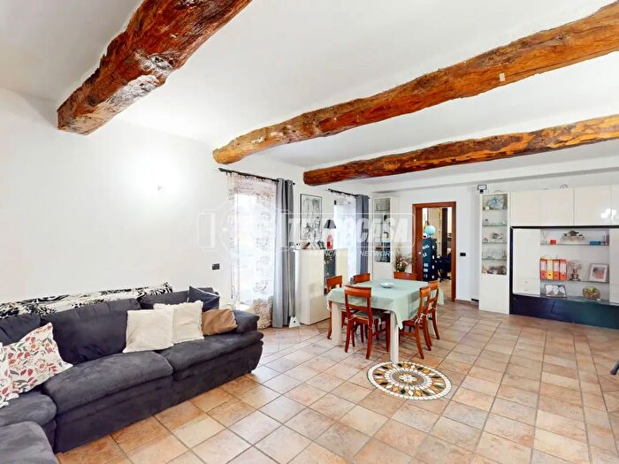 Appartamento trilocale in vendita in Via Cassino, Tribiano