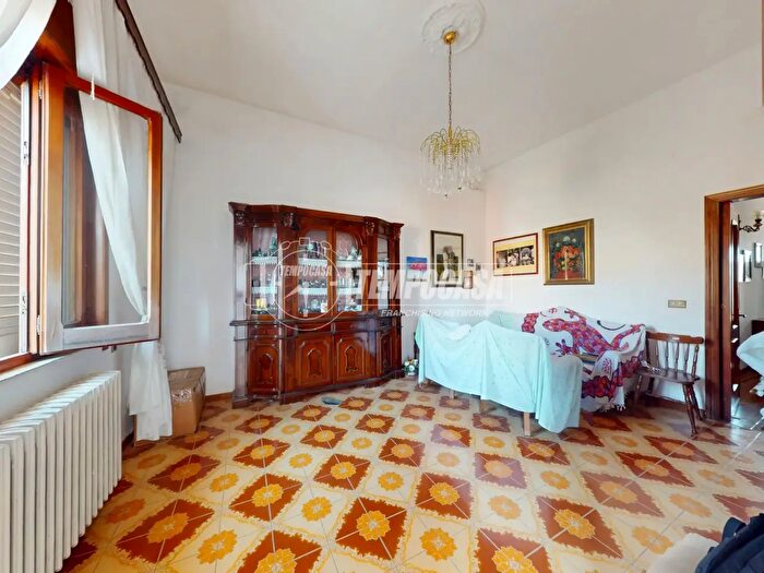 Appartamento trilocale in vendita in Via delle Rose, Caprarica Di Lecce