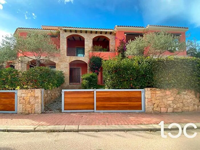 Casa con 5 locali in vendita in San Teodoro