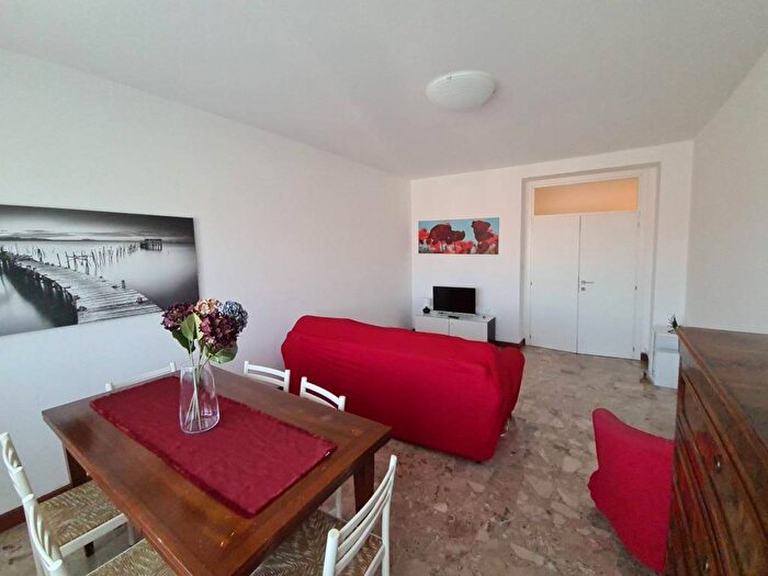 Appartamento quadrilocale in affitto in Viale Giovanni Amendola, Paese, Riccione