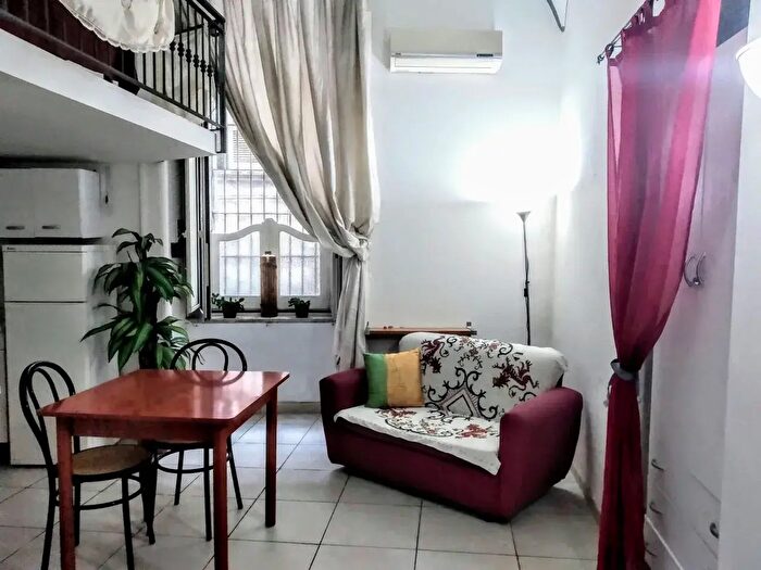Appartamento bilocale in affitto in Via Vittorio Colonna, Napoli