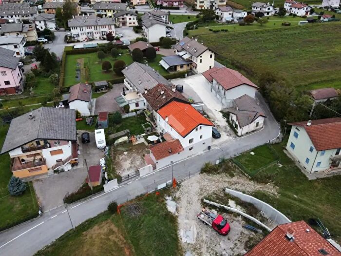 Casa quadrilocale in vendita in Via Maieran, Sedico