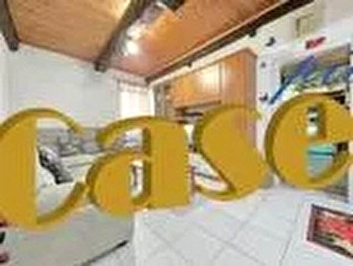 Casa con 6 locali in vendita in Camaiore