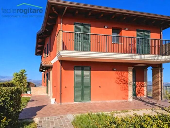 Appartamento con 6 locali in vendita in Lungomare Dante Aligheri, MontescudoMonte Colombo