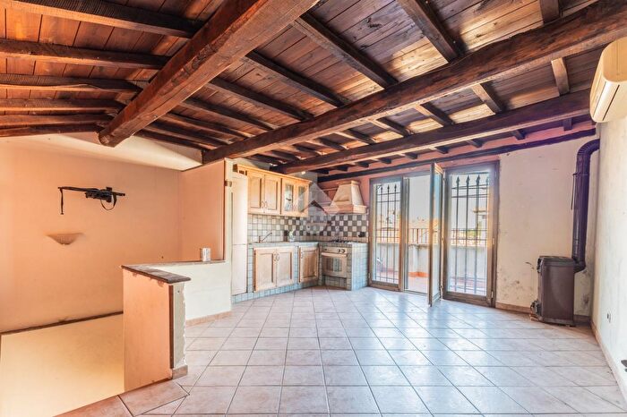 Appartamento trilocale in vendita in Via Farnesiana, Ronciglione