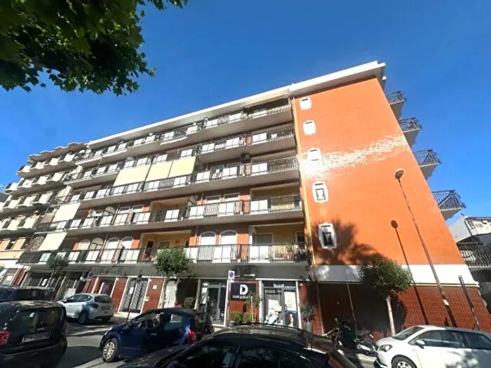 Appartamento con 6 locali in vendita in Piazza Generale Gioacchino Nastasi, Milazzo