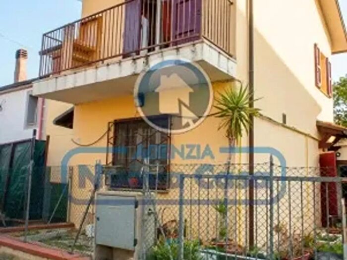 Casa quadrilocale in vendita in Via Felice Cavallotti, Alfonsine