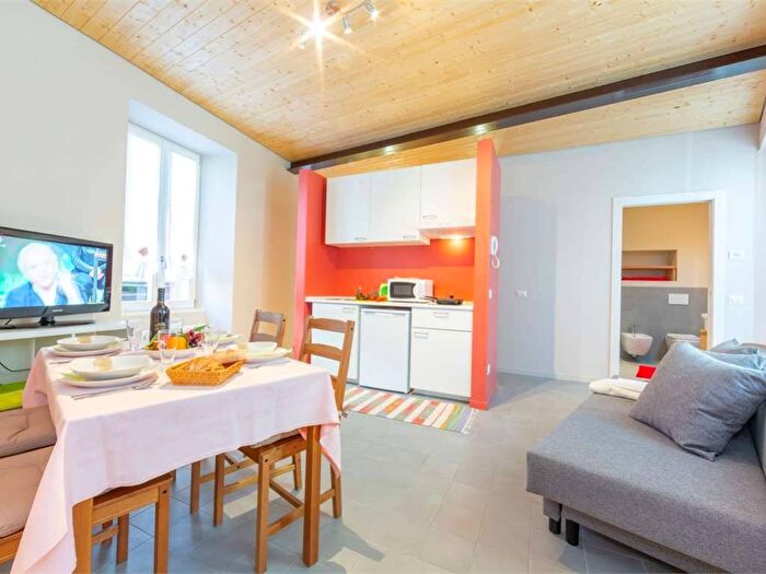 Appartamento monolocale in affitto in via Giuseppe Garibaldi, Cernobbio