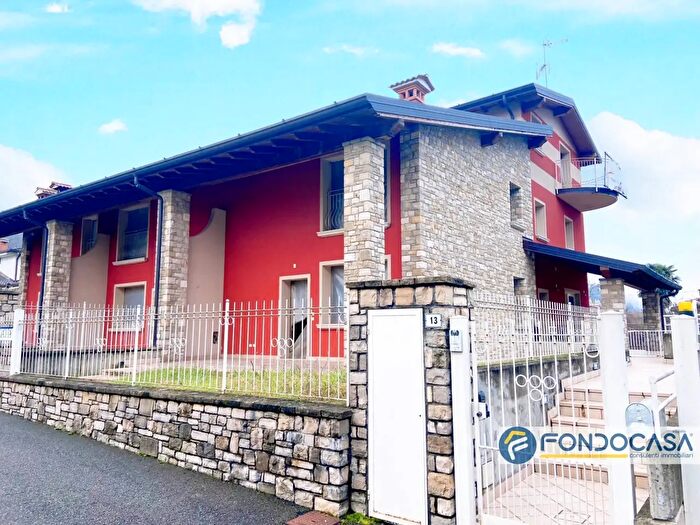 Appartamento con 5 locali in vendita in Via per Calepio, Capriolo