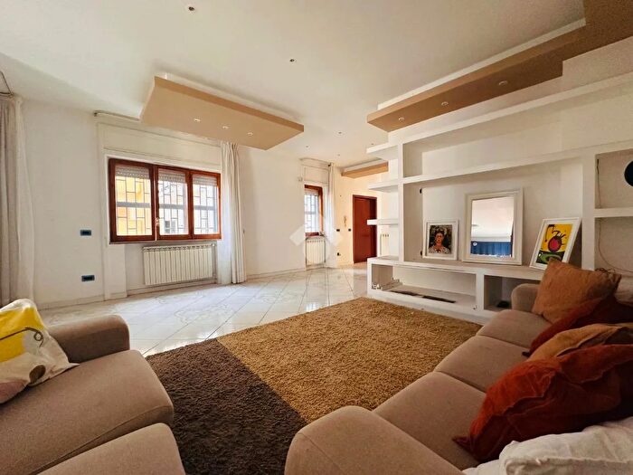 Appartamento quadrilocale in vendita in Viale Francesco Balzano, Torre Del Greco