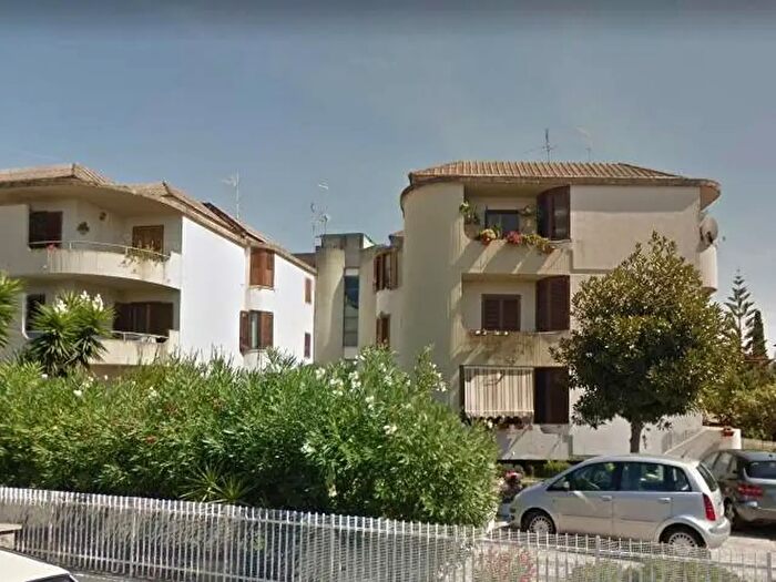 Appartamento con 8 locali in vendita in Via Palermo, Latina