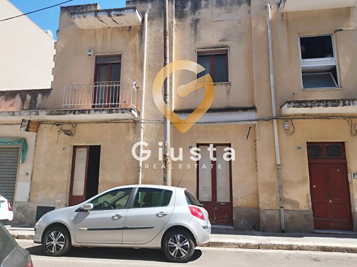 Casa con 7 locali in vendita in Via Mecenate, Brindisi