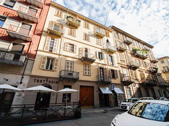Appartamento con 5 locali in affitto in Via Ormea, San Salvario Baretti, Torino