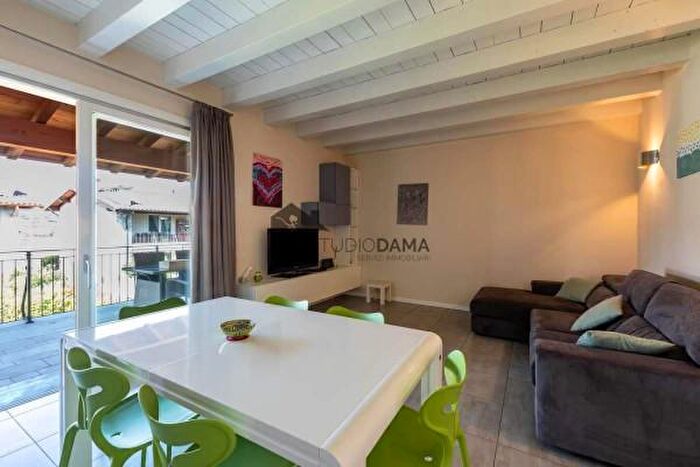 Appartamento trilocale in vendita in Puegnago Sul Garda