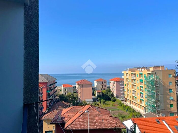 Appartamento trilocale in vendita in Via Modena, Lavagna