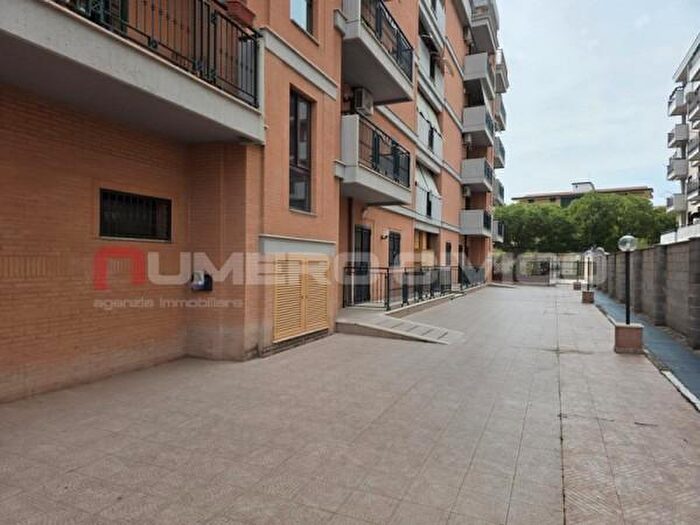 Appartamento trilocale in vendita in Via Lucera, Foggia