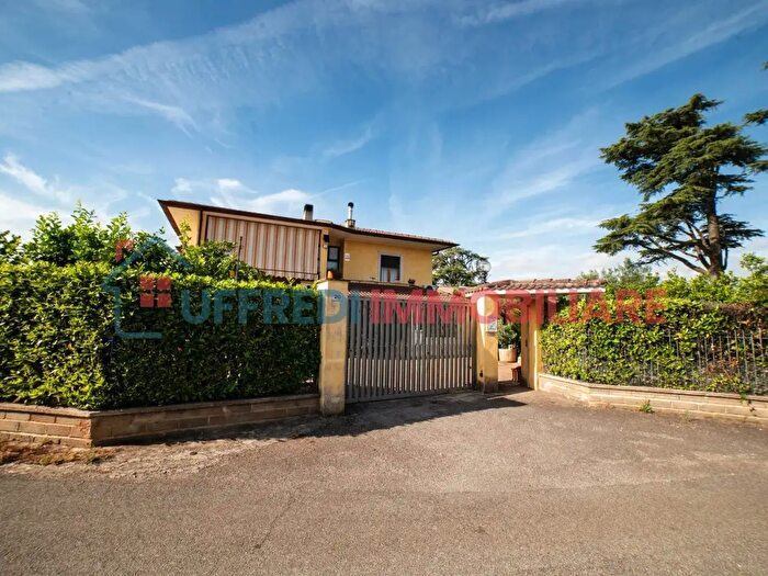 Casa quadrilocale in vendita in Via delle Colombare, Velletri