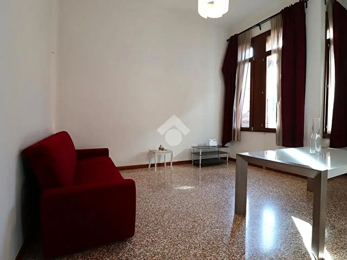 Appartamento quadrilocale in vendita in Ramo del Pestrin, Venezia