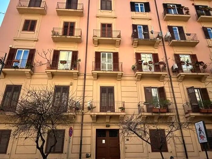 Appartamento con 5 locali in vendita in Via Giacomo Cusmano, Palermo