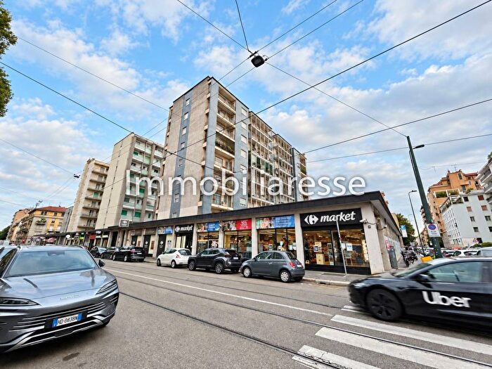 Appartamento quadrilocale in affitto in Via Bergamo, Montenero, Milano