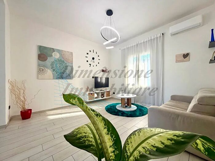 Casa con 5 locali in vendita in Via Buccari, Rosignano Marittimo
