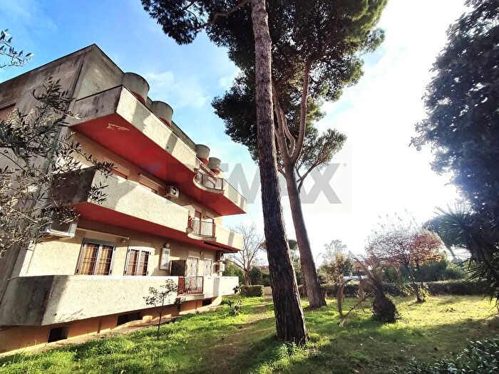 Appartamento con 6 locali in vendita in Via Badino, Terracina