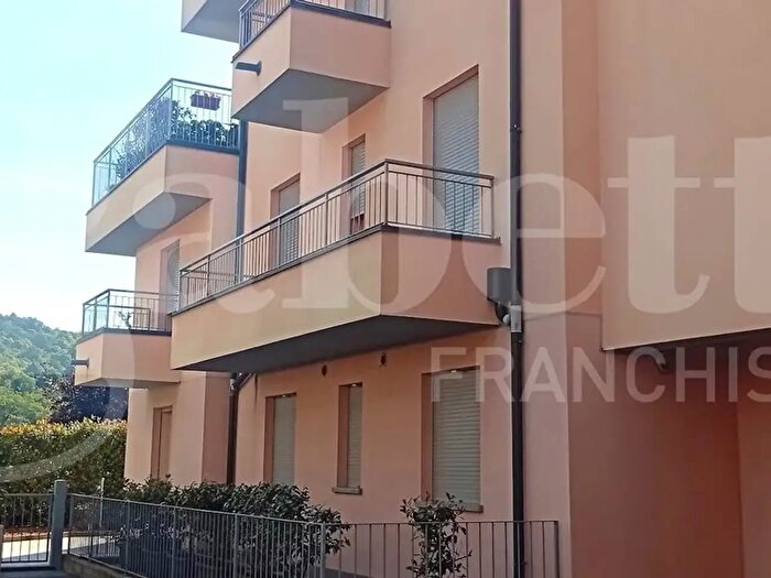 Appartamento con 5 locali in vendita in Via Alberina, Como