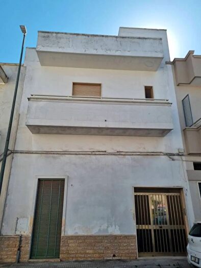 Casa con 6 locali in vendita in Via Antonio Fogazzaro Copertino, Copertino